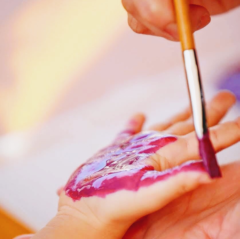 「子供の手形、足形を記念に残すイベント」